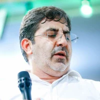تصویر حاج محمدرضا طاهری - سر محل چراغونه