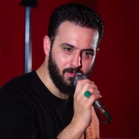پشت دَر روح الاَمین چشم انتظاره