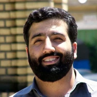 مادر انداخته گردن من این مدال نوکری رو