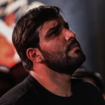 قیام می‌کنم برسم شام کارو تمام می‌کنم
