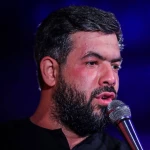 ماه بوسه زد روی