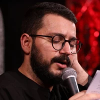 یکی دستور می‌داد غارتش کنید