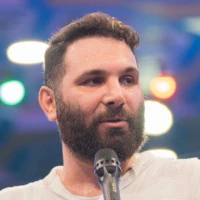 شهره‌ی آسمونیاس هر کسی بی نشون‌تره