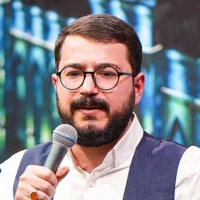 وقتی اذون میگی روی ماذنه