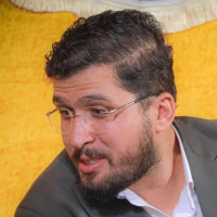 یا علی گفتم دوباره پر کشیدم تا نجف