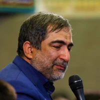 بر فاطمه و احمد و حیدر صلوات