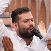 نفس نفس همه دَم من دَم از حسن می‌زنم