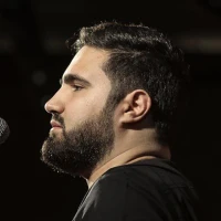 این صدای اذان اکبره